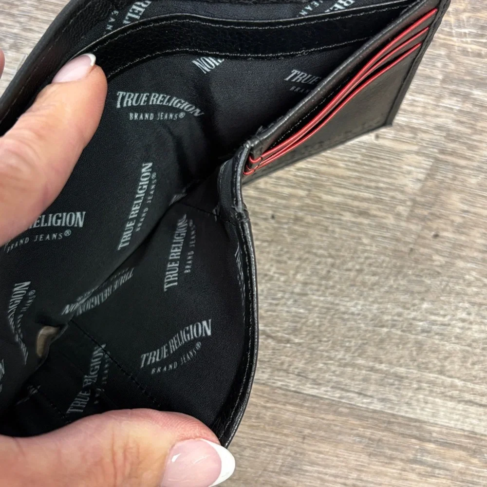 🔥 True Religion Genuine Leather Trifold Wallet – Black – Red Horseshoe Logo NWT